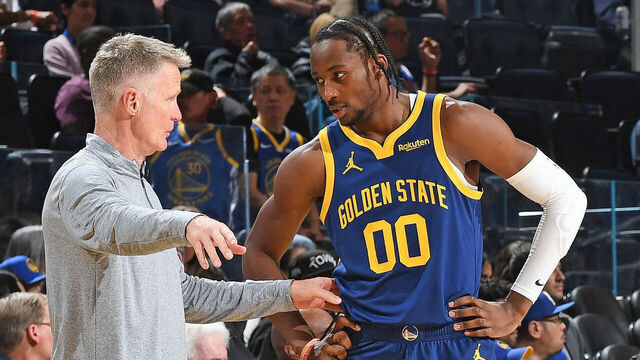 SAN FRANCISCO, CA - NOVEMBER 16: Jonathan Kuminga #00 and Head Coach Steve Kerr of the Golden State Warriors look on during the game against the Oklahoma City Thunder on November 16, 2023 at Chase Center in San Francisco, California. NOTE TO USER: User expressly acknowledges and agrees that, by downloading and or using this photograph, user is consenting to the terms and conditions of Getty Images License Agreement. Mandatory Copyright Notice: Copyright 2023 NBAE