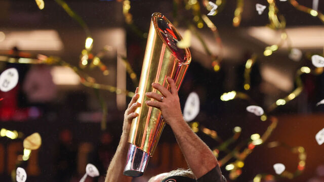 INGLEWOOD, CA - JANUARY 09: Georgia Bulldogs head coach Kirby Smart holds up the trophy following the Georgia Bulldogs game versus the TCU Horned Frogs in the College Football Playoff National Championship game on January 9, 2023, at SoFi Stadium in Inglewood, CA.