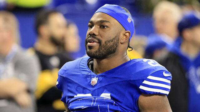 INDIANAPOLIS, INDIANA - DECEMBER 16: Zack Moss #21 of the Indianapolis Colts looks on during warms up prior to the game against the Pittsburgh Steelers at Lucas Oil Stadium on December 16, 2023 in Indianapolis, Indiana.