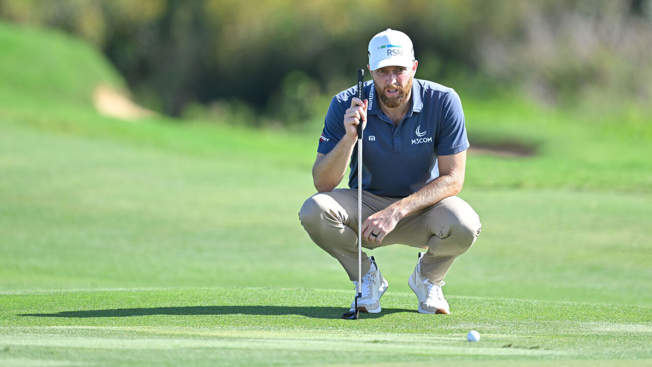 KAPALUA, MAUI, HAWAII - JANUARY 06: Chris Kirk reads the 18th green during the third round of The Sentry at The Plantation Course at Kapalua on January 6, 2024 in Kapalua, Maui, Hawaii.