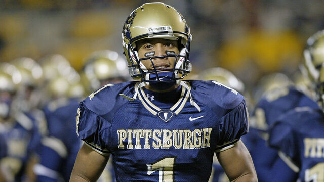 PITTSBURGH, PA - NOVEMBER 8: Wide receiver Larry Fitzgerald #1 of the University of Pittsburgh Panthers leads the team on to the field before a college football game against the Virginia Tech Hokies at Heinz Field on November 8, 2003 in Pittsburgh, Pennsylvania. The Pitt Panthers defeated Virginia Tech 31-28.