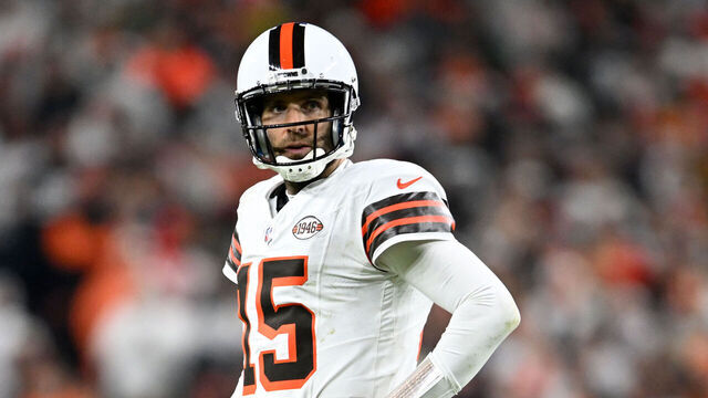 CLEVELAND, OHIO - DECEMBER 28: Joe Flacco #15 of the Cleveland Browns looks on during the second half against the New York Jets at Cleveland Browns Stadium on December 28, 2023 in Cleveland, Ohio.