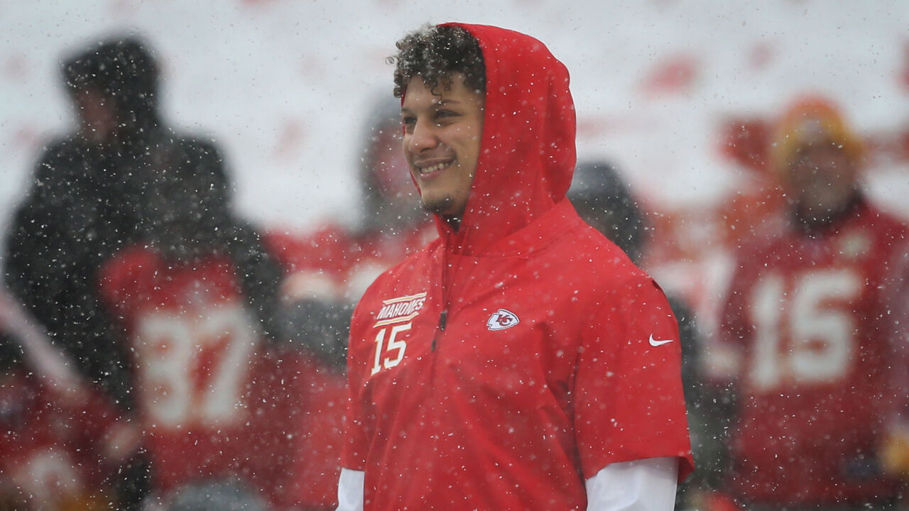 KANSAS CITY, MO - JANUARY 12: Kansas City Chiefs quarterback Patrick Mahomes (15) in the snow before an AFC Divisional Round playoff game game between the Indianapolis Colts and Kansas City Chiefs on January 12, 2019 at Arrowhead Stadium in Kansas City, MO.