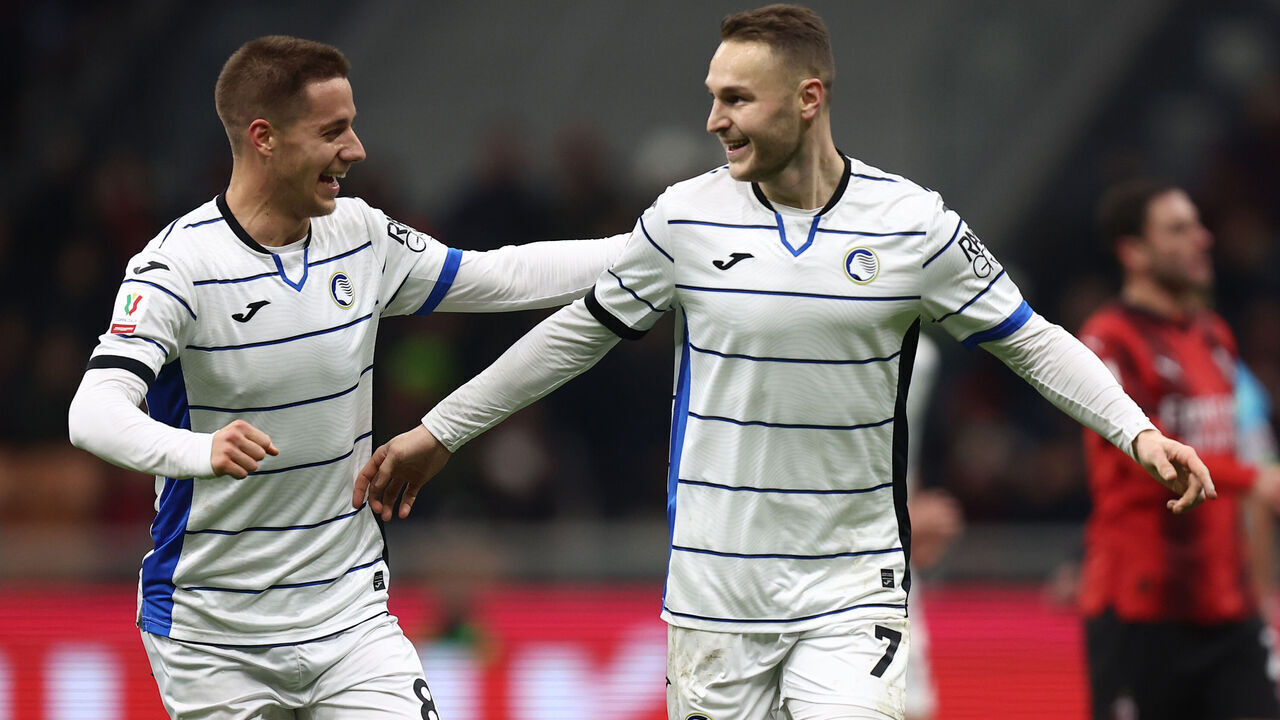 MILAN, ITALY - JANUARY 10: Teun Koopmeiners of Atalanta BC celebrates after scoring his team's second goal during the Coppa Italia match between AC Milan and Atalanta BC on January 10, 2024 in Milan, Italy.