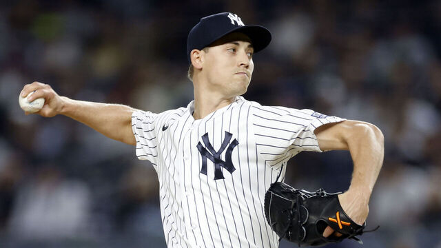 NEW YORK, NEW YORK - SEPTEMBER 22: Luke Weaver #30 of the New York Yankees pitches during the game against the Arizona Diamondbacks at Yankee Stadium on September 22, 2023 in the Bronx borough of New York City. The Yankees won 7-1.