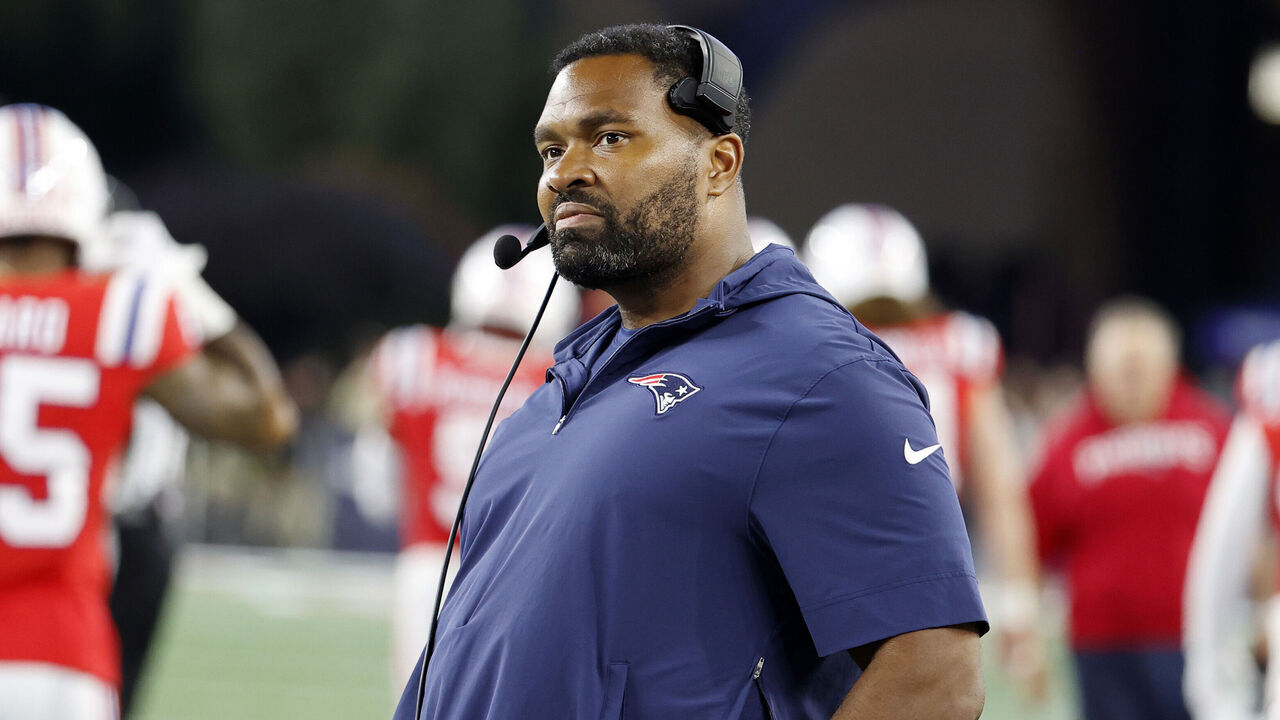 FOXBOROUGH, MA - SEPTEMBER 17: New England Patriots linebackers coach Jerod Mayo during a game between the New England Patriots and the Miami Dolphins on September 17, 2023, at Gillette Stadium in Foxborough, Massachusetts.