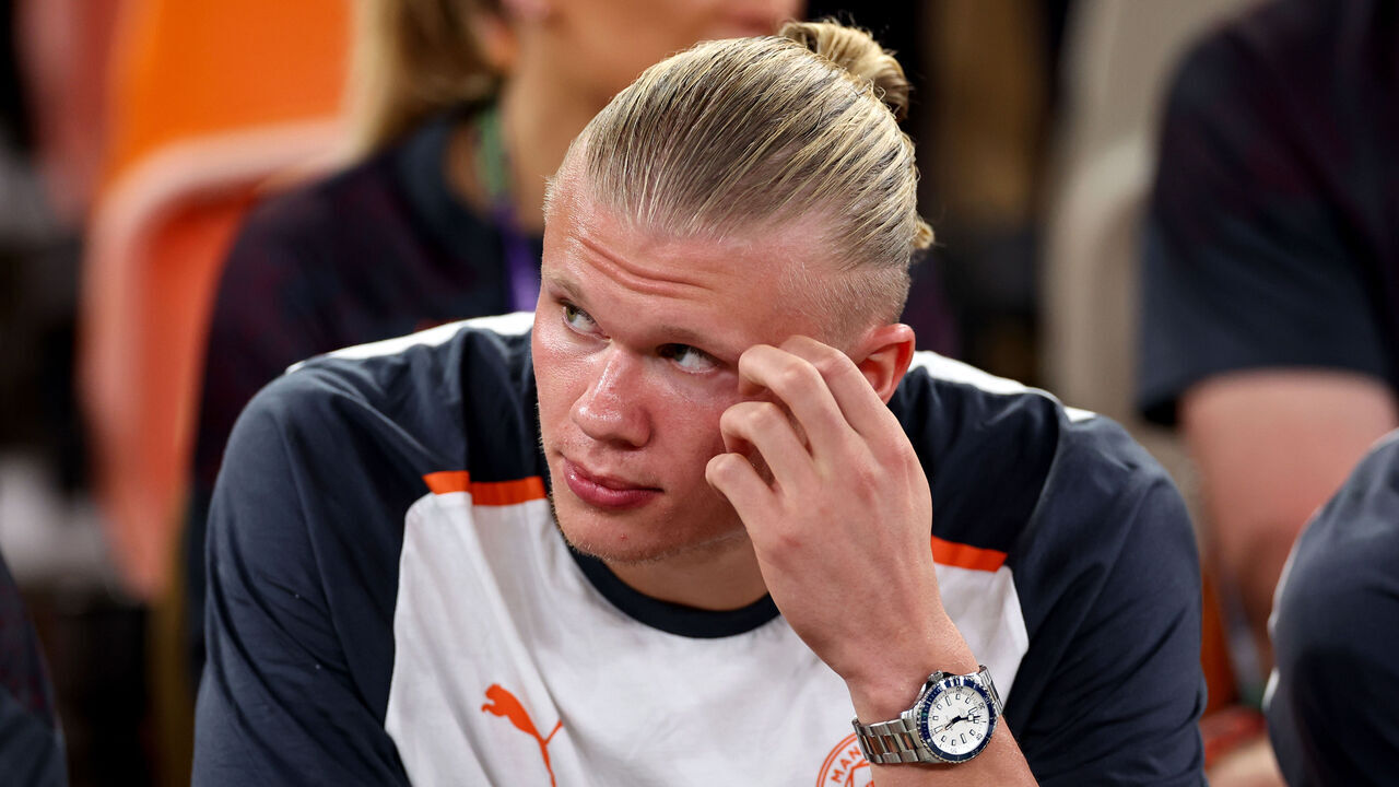 JEDDAH, SAUDI ARABIA - DECEMBER 19: Erling Haaland of Manchester City looks on prior to the FIFA Club World Cup Saudi Arabia 2023 Semi Final match between Urawa Reds and Manchester City at King Abdullah Sports City on December 19, 2023 in Jeddah, Saudi Arabia.