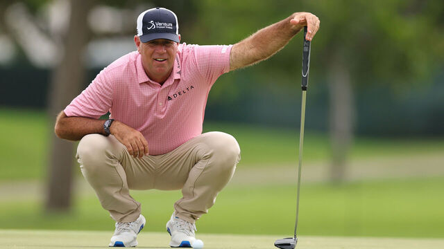 HONOLULU, HAWAII - JANUARY 11: Stewart Cink of the United States lines up a putt on the 15th green during the first round of the Sony Open in Hawaii at Waialae Country Club on January 11, 2024 in Honolulu, Hawaii.
