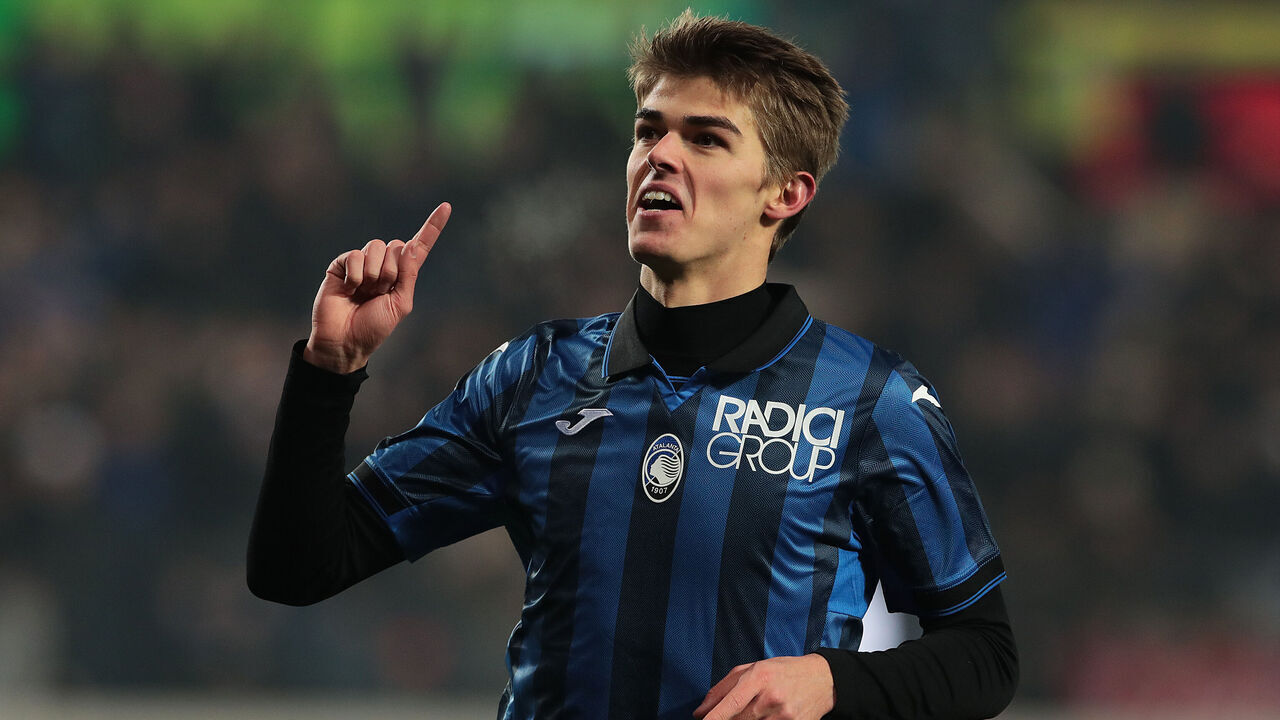 BERGAMO, ITALY - JANUARY 15: Charles De Ketelaere of Atalanta BC celebrates scoring his team's third goal during the Serie A TIM match between Atalanta BC and Frosinone Calcio - Serie A TIM at Gewiss Stadium on January 15, 2024 in Bergamo, Italy.