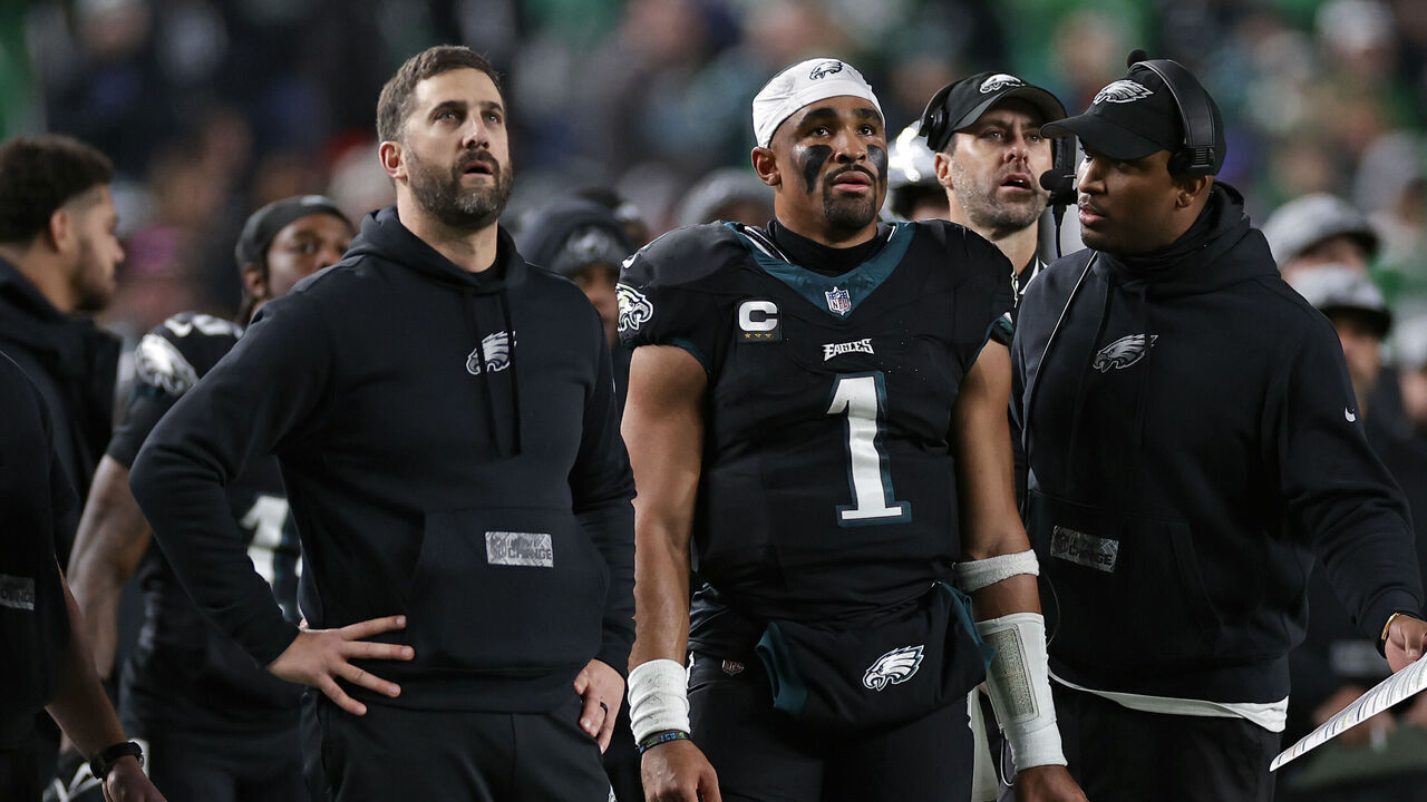 PHILADELPHIA, PENNSYLVANIA - DECEMBER 25: Philadelphia Eagles head coach Nick Sirianni and Jalen Hurts #1 of the Philadelphia Eagles look on against the New York Giants at Lincoln Financial Field on December 25, 2023 in Philadelphia, Pennsylvania.