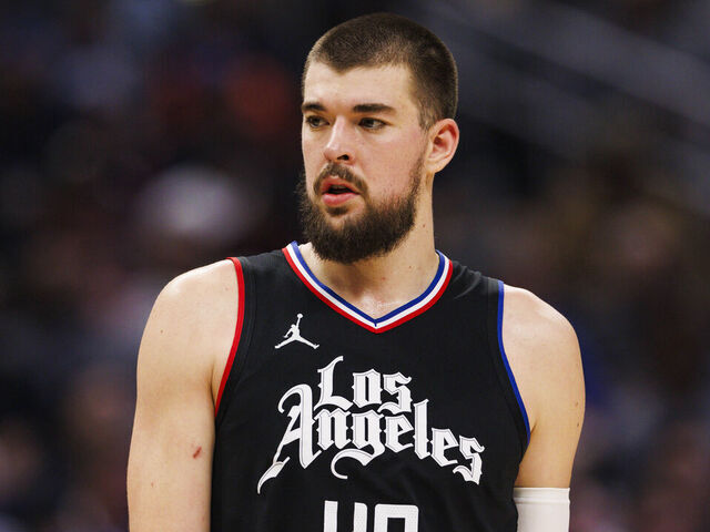 LOS ANGELES, CA - JANUARY 10: LA Clippers center Ivica Zubac (40) during a NBA basketball game against the Toronto Raptors on January 10, 2024 at Crypto.com Arena in Los Angeles, CA.