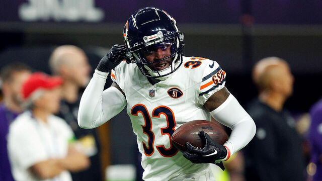 MINNEAPOLIS, MINNESOTA - NOVEMBER 27: Jaylon Johnson #33 of the Chicago Bears celebrates his interception against the Minnesota Vikings in the first half at U.S. Bank Stadium on November 27, 2023 in Minneapolis, Minnesota. The Bears defeated the Vikings 12-10.