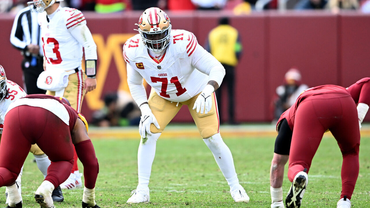 LANDOVER, MARYLAND - DECEMBER 31: Trent Williams #71 of the San Francisco 49ers lines up against the Washington Commanders at FedExField on December 31, 2023 in Landover, Maryland.