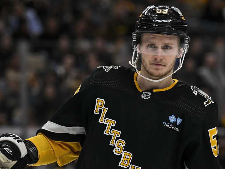 Dubas: Guentzel Trade Talk Is 'pure Speculation' | TheScore.com