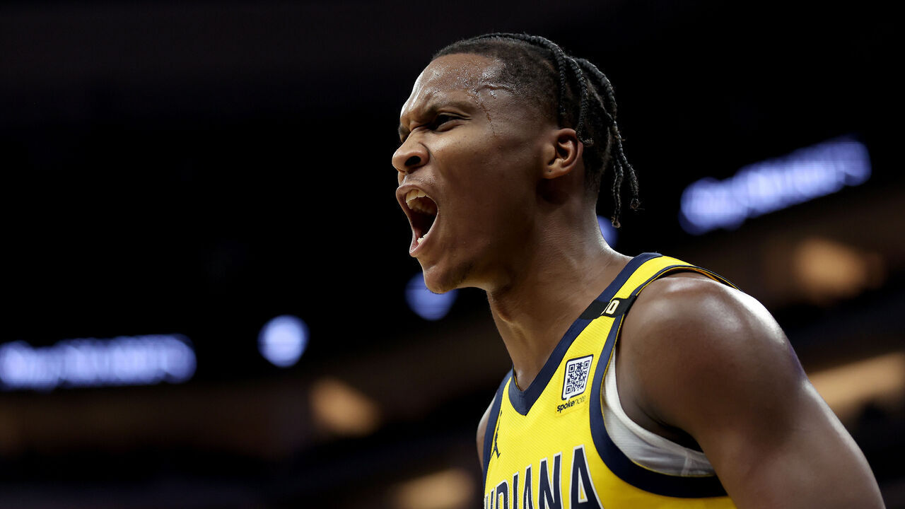 SACRAMENTO, CALIFORNIA - JANUARY 18: Bennedict Mathurin #00 of the Indiana Pacers reacts after he blocked a shot taken by Keegan Murray #13 of the Sacramento Kings in the second half at Golden 1 Center on January 18, 2024 in Sacramento, California.
