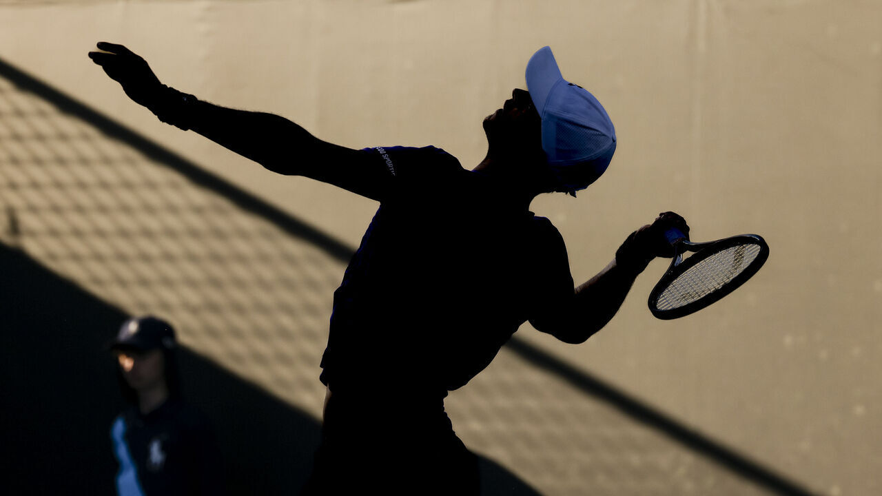 15 January 2024, Australia, Melbourne: Tennis: Grand Slam - Australian Open, men's singles, 1st round. Hanfmann (Germany) - Monfils (France). Yannick Hanfmann in action. Photo: Frank Molter/dpa