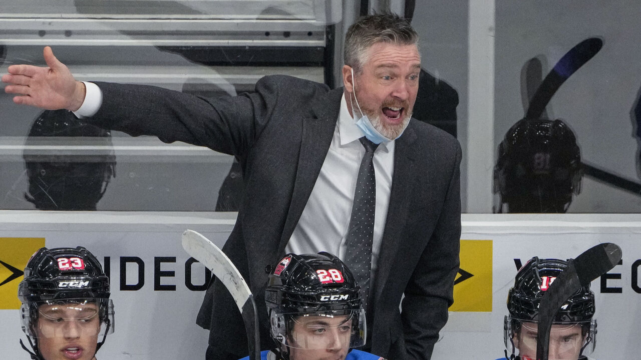 QUEBEC CITY, QC - NOVEMBER 4: Patrick Roy, head coach of the Quebec Remparts, speaks to his players during their Quebec Major Junior Hockey League hockey game at the Videotron Center on November 4, 2021 in Quebec City, Quebec, Canada.
