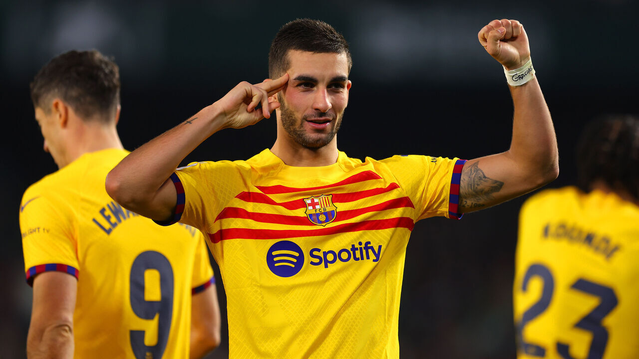 SEVILLE, SPAIN - JANUARY 21: Ferran Torres of FC Barcelona celebrates scoring his team's second goal during the LaLiga EA Sports match between Real Betis and FC Barcelona at Estadio Benito Villamarin on January 21, 2024 in Seville, Spain.