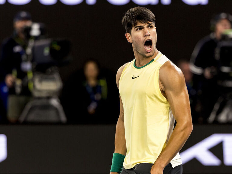 Alcaraz sets up Aussie quarterfinal against Zverev | theScore.com