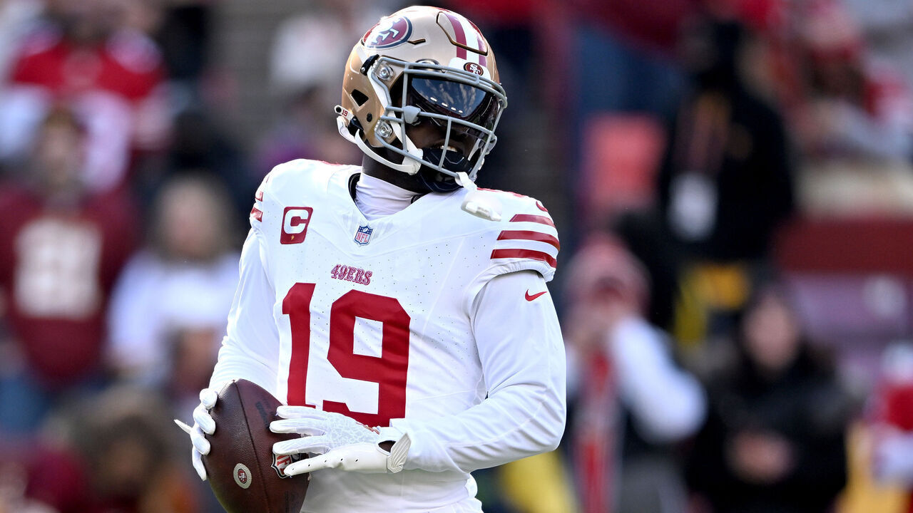 LANDOVER, MARYLAND - DECEMBER 31: Deebo Samuel #19 of the San Francisco 49ers warms up before the game against the Washington Commanders at FedExField on December 31, 2023 in Landover, Maryland.