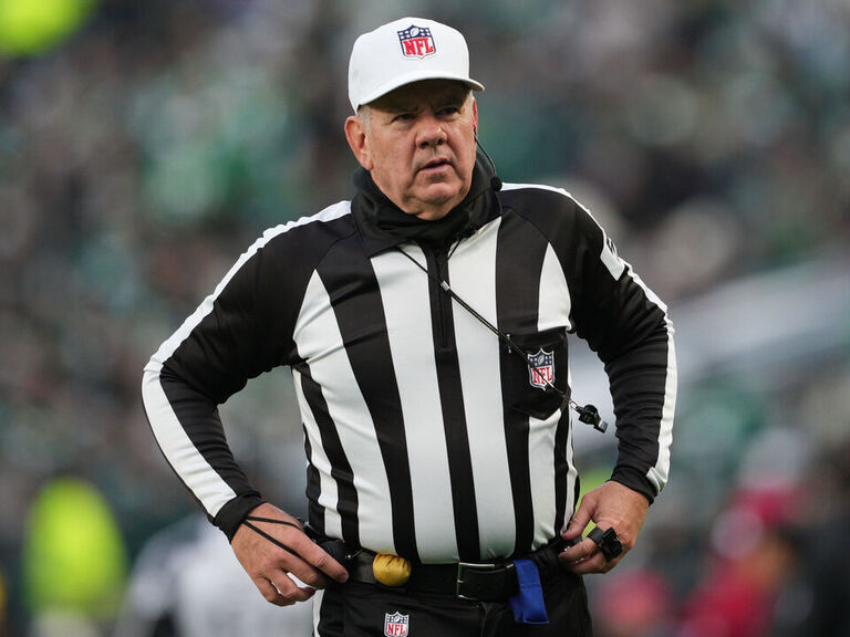 NFL selects veteran referee Vinovich to lead Super Bowl officiating