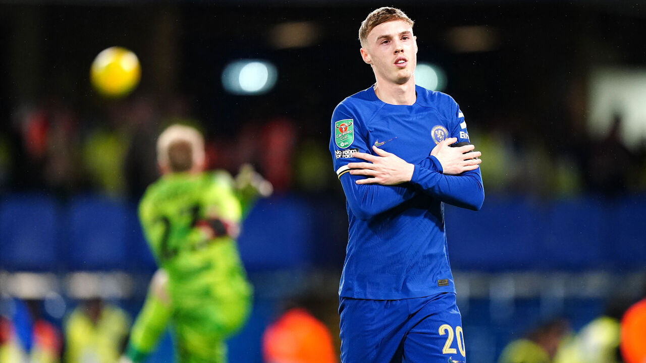 Chelsea's Cole Palmer (right) celebrates scoring their side's fourth goal of the game as Middlesbrough goalkeeper Tom Glover reacts during the Carabao Cup semi final second leg match at Stamford Stadium, London. Picture date: Tuesday January 23, 2024.
