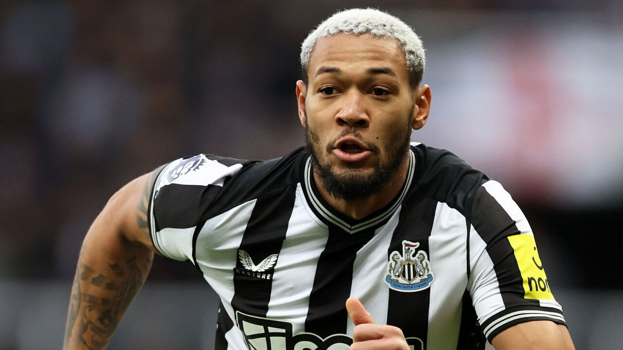 NEWCASTLE UPON TYNE, ENGLAND - DECEMBER 16: Joelinton of Newcastle United in action during the Premier League match between Newcastle United and Fulham FC at St. James Park on December 16, 2023 in Newcastle upon Tyne, England.