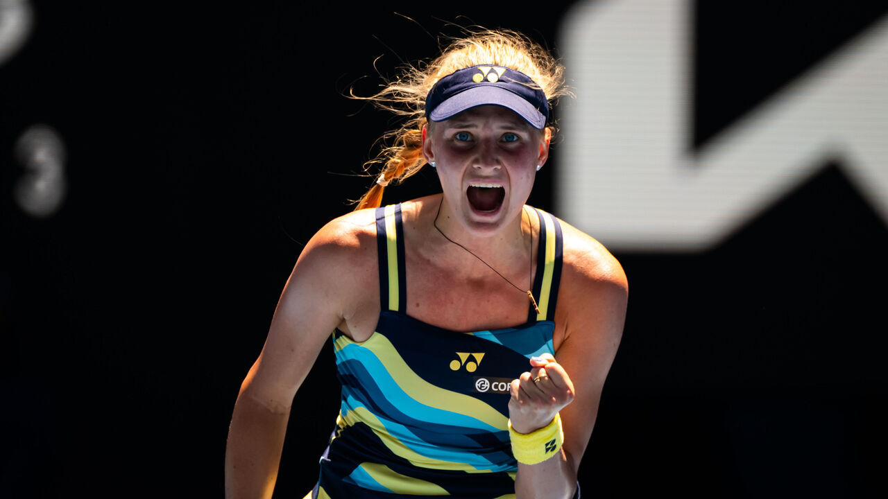MELBOURNE, AUSTRALIA - JANUARY 24: Dayana Yastremska of Ukraine in action against Linda Noskova of the Czech Republic in the quarter-final on Day 11 of the 2024 Australian Open at Melbourne Park on January 24, 2024 in Melbourne, Australia