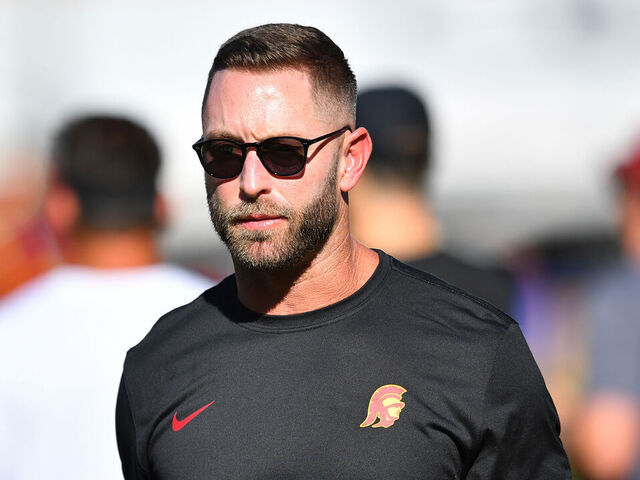 Report: Raiders to interview Kingsbury for OC role | theScore.com