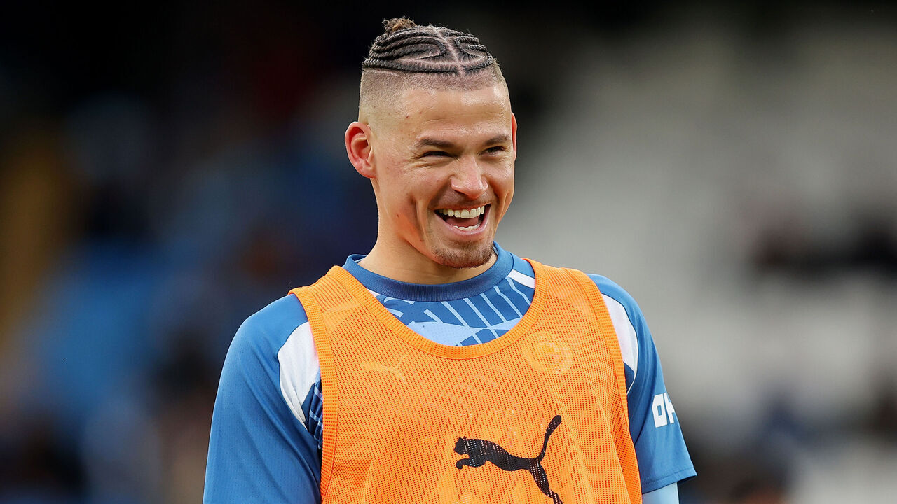 MANCHESTER, ENGLAND - DECEMBER 30: Kalvin Phillips of Manchester City warms up prior to the Premier League match between Manchester City and Sheffield United at Etihad Stadium on December 30, 2023 in Manchester, England.