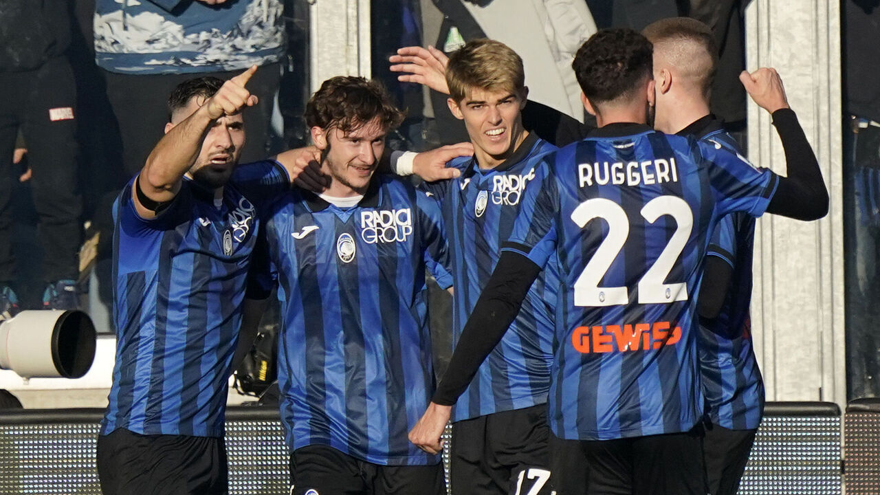 BERGAMO, ITALY - JANUARY 27: Alexey Miranchuk #59 of Atalanta BC celebrates his first goal with his teammates during the Serie A TIM match between Atalanta BC and Udinese Calcio - Serie A TIM at Gewiss Stadium on January 27, 2024 in Bergamo, Italy.