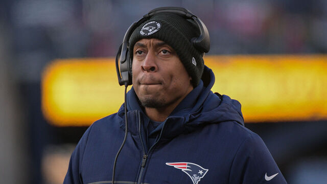 FOXBOROUGH, MA - DECEMBER 24: New England Patriots defensive line coach Demarcus Covington looks on during a game between the New England Patriots and the Cincinnati Bengals on December 24, 2022, at Gillette Stadium in Foxborough, Massachusetts.