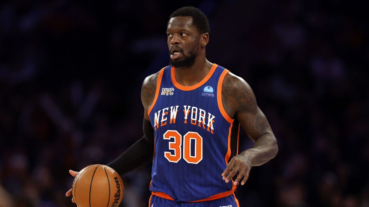 NEW YORK, NEW YORK - JANUARY 20: Julius Randle #30 of the New York Knicks dribbles during the first half against the Toronto Raptors at Madison Square Garden on January 20, 2024 in New York City. NOTE TO USER: User expressly acknowledges and agrees that, by downloading and/or using this Photograph, user is consenting to the terms and conditions of the Getty Images License Agreement.