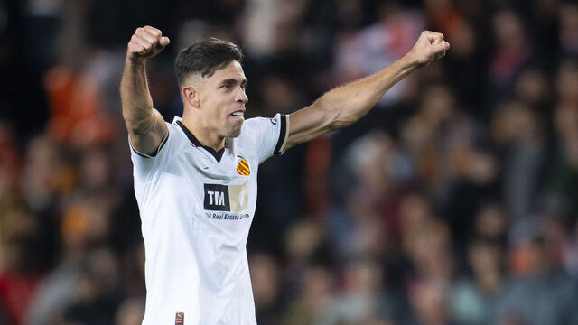 VALENCIA, SPAIN - JANUARY 20: Gabriel Paulista of Valencia CF celebrates during the LaLiga EA Sports match between Valencia CF and Athletic Bilbao at Estadio Mestalla on January 20, 2024 in Valencia, Spain.