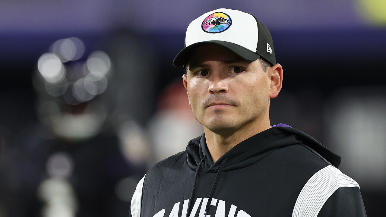 BALTIMORE, MARYLAND - OCTOBER 09: Defensive coordinator Mike Macdonald of the Baltimore Ravens looks on during pregame warmups prior to facing the Cincinnati Bengals at M&T Bank Stadium on October 09, 2022 in Baltimore, Maryland.