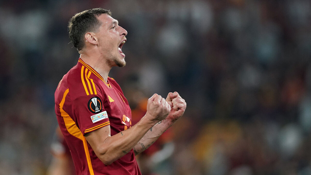 ROME, ITALY - OCTOBER 5: Andrea Belotti of AS Roma celebrates after scoring his team's fourth goal during the UEFA Europa League 2023/24 Group G match between AS Roma and Servette FC at Stadio Olimpico on October 5, 2023 in Rome, Italy.