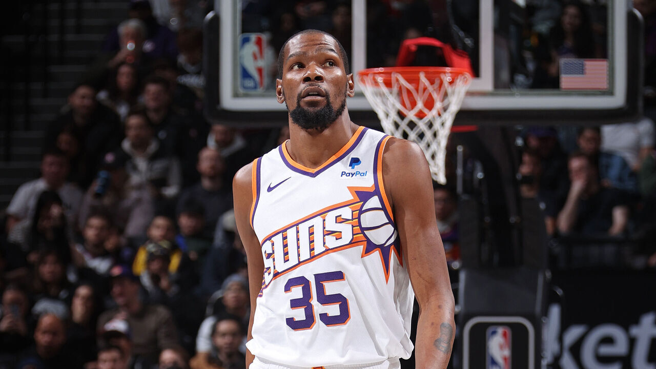 BROOKLYN, NY - JANUARY 31: Kevin Durant #35 of the Phoenix Suns looks on during the game against the Brooklyn Nets on January 31, 2024 at Barclays Center in Brooklyn, New York. Mandatory Copyright Notice: Copyright 2024 NBAE