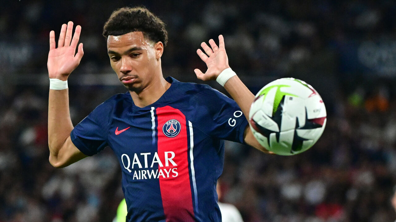 PARIS, FRANCE - AUGUST 12: Hugo Ekitike of Paris Saint Germain in action during the French Ligue 1 between Paris Saint-Germain and FC Lorient at Parc des Princes on August 12, 2023 in Paris, France.