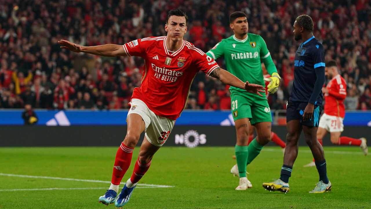 LISBON, PORTUGAL - DECEMBER 29: Petar Musa of SL Benfica celebrates after scoring a goal during the Liga Portugal Betclic match between SL Benfica and FC Famalicao at Estadio da Luz on December 29, 2023 in Lisbon, Portugal.