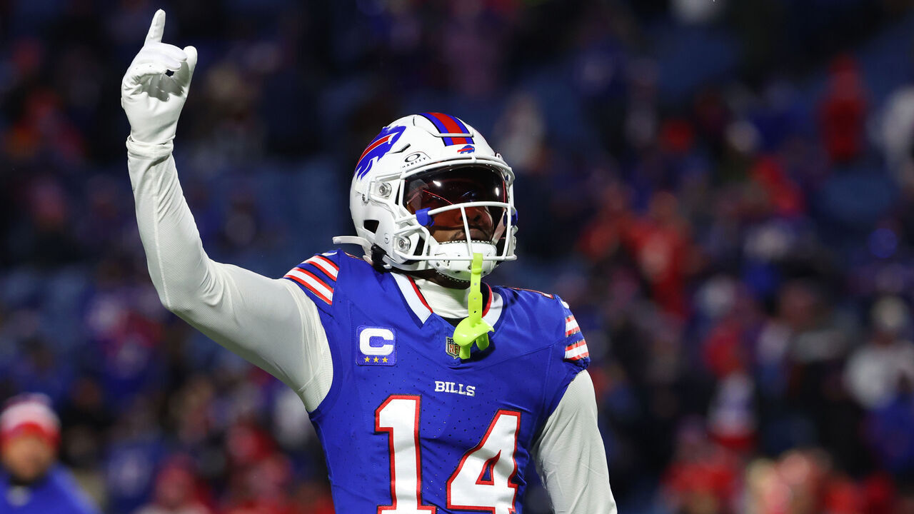 ORCHARD PARK, NEW YORK - JANUARY 21: Stefon Diggs #14 of the Buffalo Bills warms up prior to the AFC Divisional Playoff game against the Kansas City Chiefs at Highmark Stadium on January 21, 2024 in Orchard Park, New York.