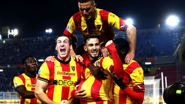 LECCE, ITALY - FEBRUARY 02: Rèmi Oudin of Lecce celebrates with his teammates after scoring his team's first goal during the Serie A TIM match between US Lecce and ACF Fiorentina at Stadio Via del Mare on February 02, 2024 in Lecce, Italy.