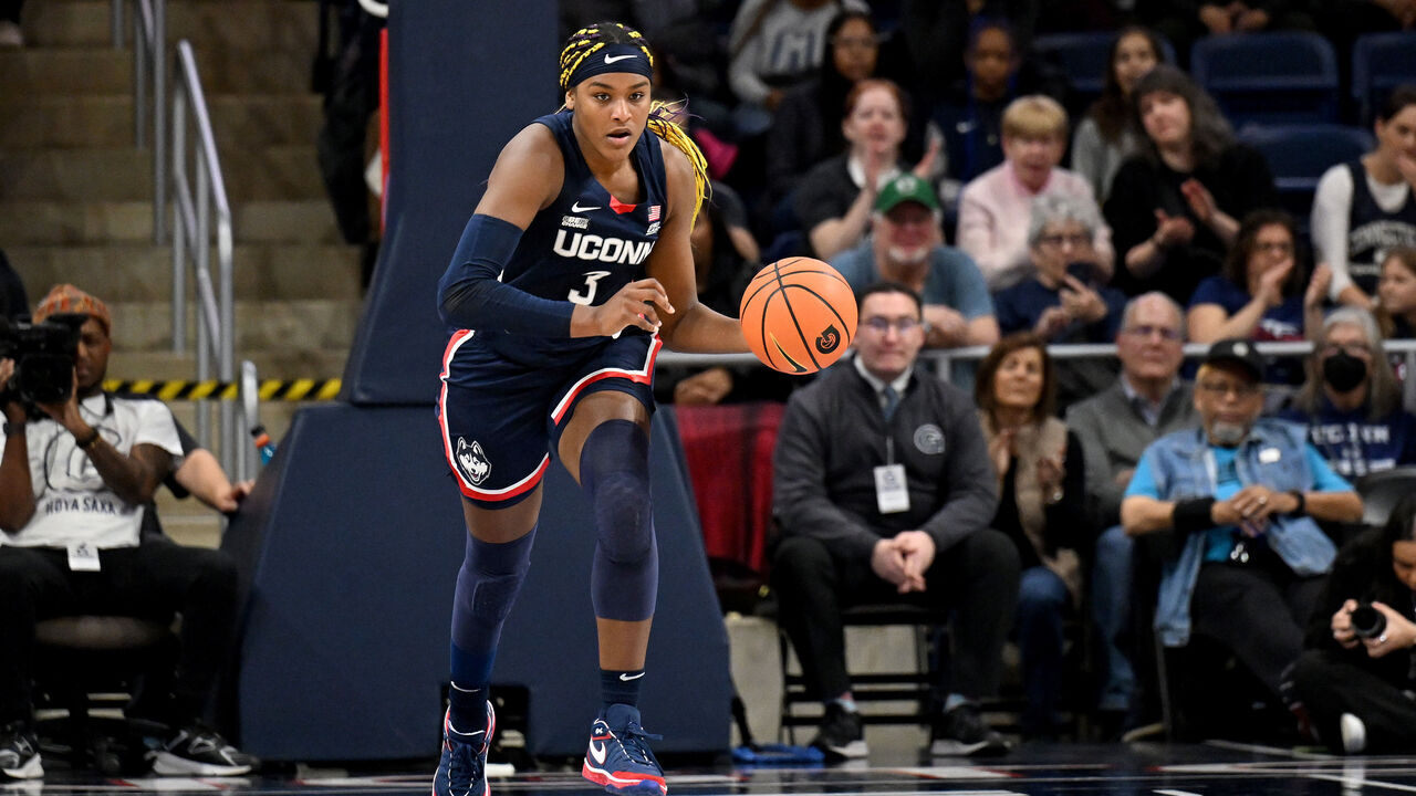 WASHINGTON, DC - JANUARY 07: Aaliyah Edwards #3 of the UConn Huskies handles the ball against the Georgetown Hoyas at Entertainment & Sports Arena on January 07, 2024 in Washington, DC.