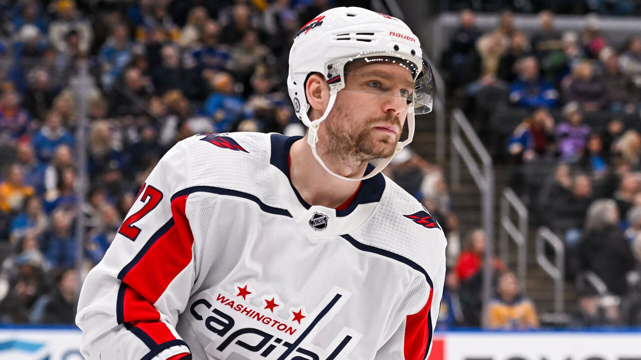 ST. LOUIS, MO - January 20: Washington Capitals center Evgeny Kuznetsov (92) during a regular season game between the Washington Capitals and the St. Louis Blues on January 20, 2024, at the Enterprise Center in St. Louis MO