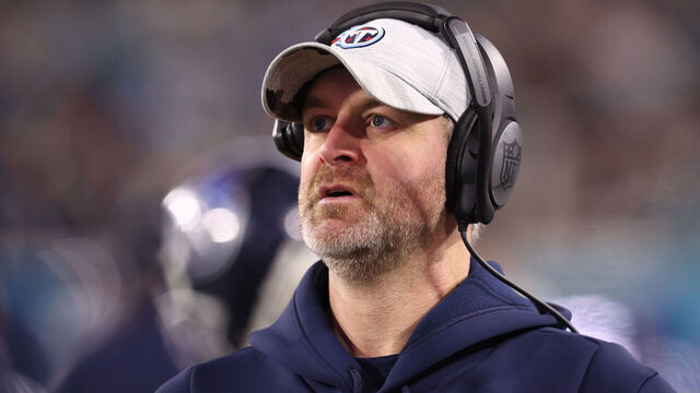 JACKSONVILLE, FL - JANUARY 07: Defensive coordinator Shane Bowen of the Tennessee Titans stands on the sideline against the Jacksonville Jaguars during the game at TIAA Bank Field on Saturday, January 7, 2023 in Jacksonville, Florida. (Perry Knotts/Getty Images)