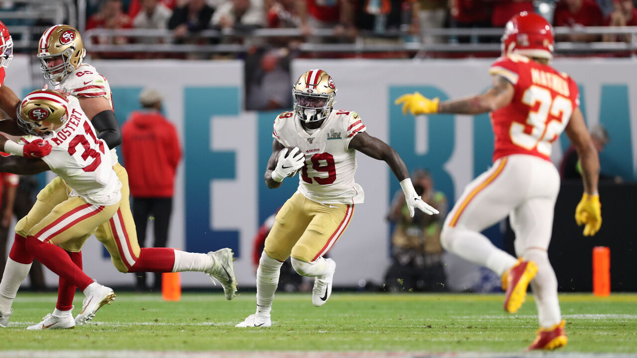 MIAMI GARDENS, FLORIDA - FEBRUARY 02: Deebo Samuel #19 of the San Francisco 49ers makes a reception against the Kansas City Chiefs during Super Bowl LIV at Hard Rock Stadium on February 2, 2020 in Miami Gardens, Florida.