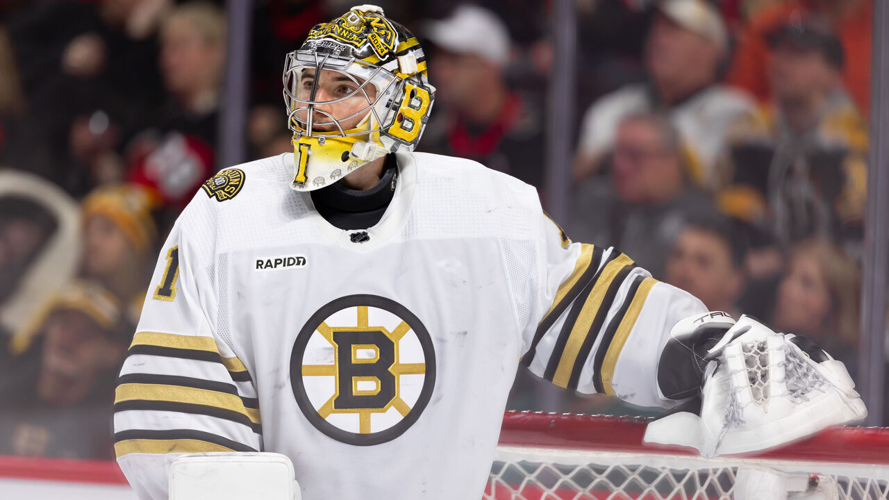 OTTAWA, ON - JANUARY 25: Boston Bruins Goalie Jeremy Swayman (1) after a whistle during first period National Hockey League action between the Boston Bruins and Ottawa Senators on January 25, 2024, at Canadian Tire Centre in Ottawa, ON, Canada.