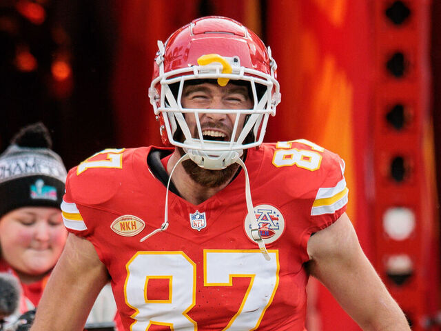 Kelce: I wasn't going to hold out to become highest-paid TE | theScore.com