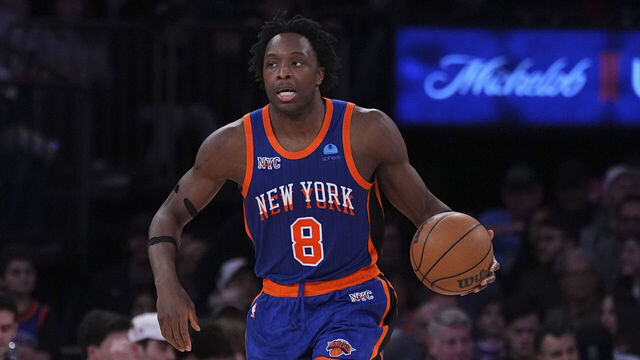 NEW YORK, NEW YORK - JANUARY 27: OG Anunoby #8 of the New York Knicks dribbles the ball against the Miami Heat at Madison Square Garden on January 27, 2024 in New York City.