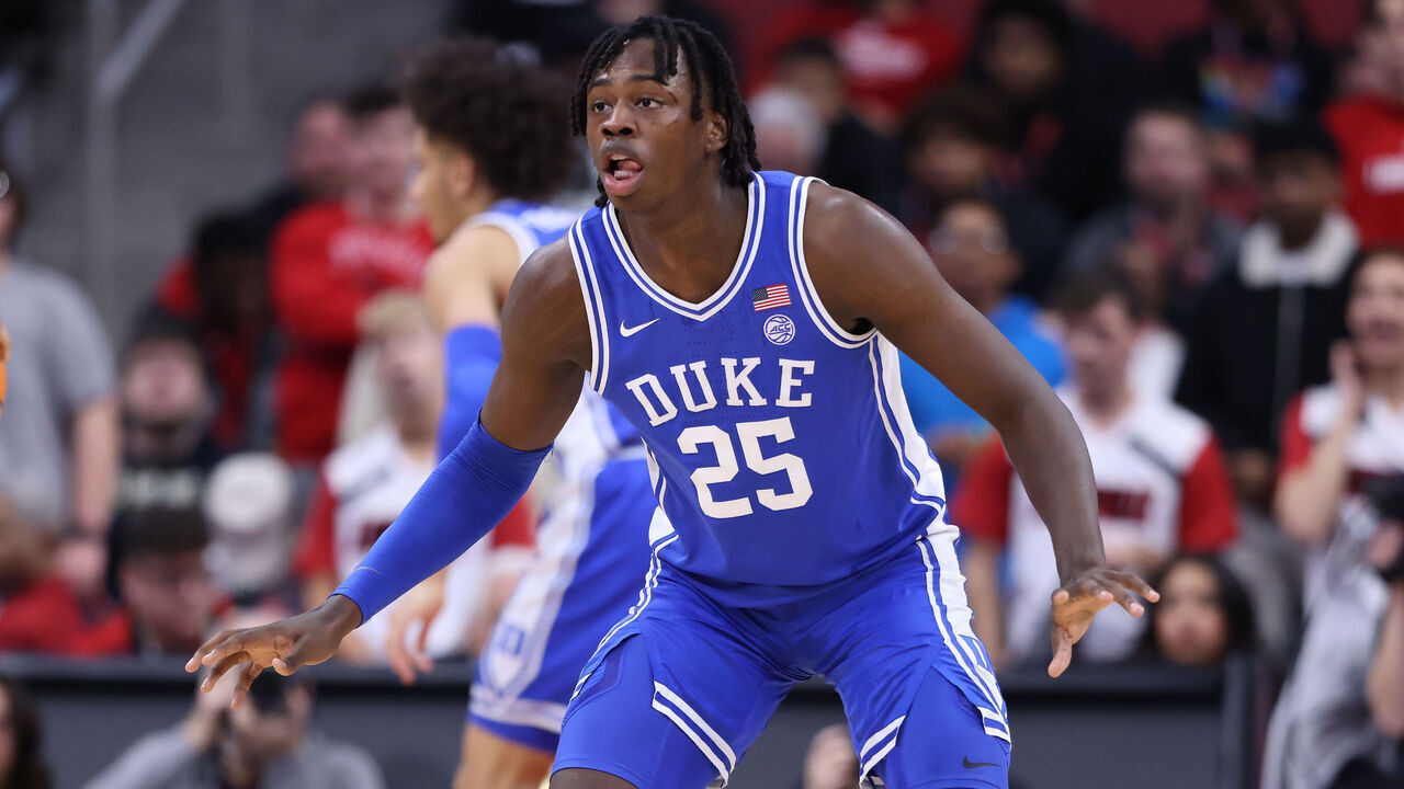 LOUISVILLE, KENTUCKY - JANUARY 23: Mark Mitchell #25 of the Duke Blue Devils against the Louisville Cardinals at KFC YUM! Center on January 23, 2024 in Louisville, Kentucky.