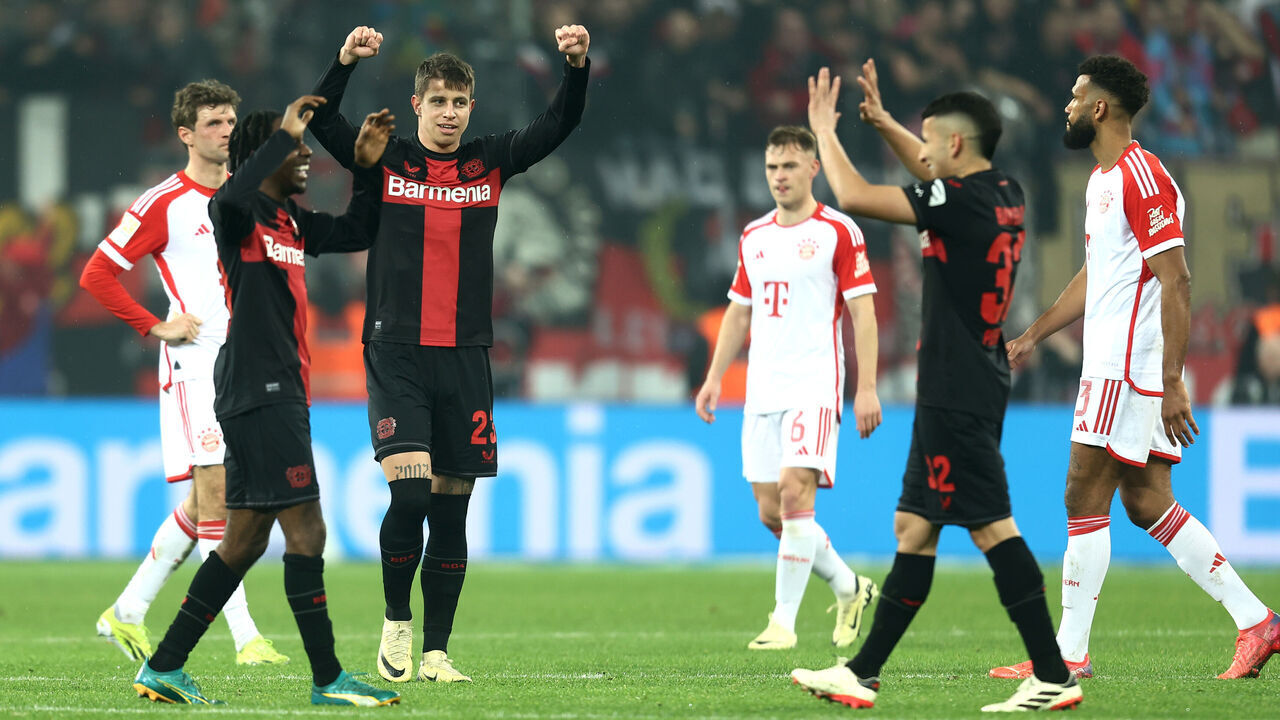 LEVERKUSEN, GERMANY - FEBRUARY 10: Adam Hlozek of Bayer Leverkusen and teammates celebrate following the team's victory during the Bundesliga match between Bayer 04 Leverkusen and FC Bayern München at BayArena on February 10, 2024 in Leverkusen, Germany.